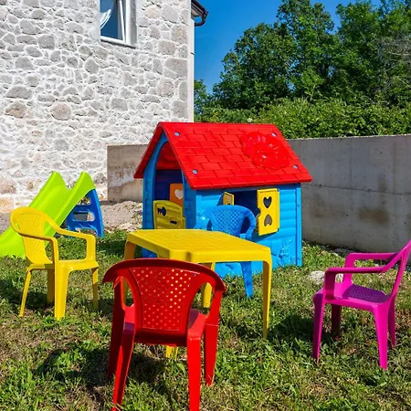 Lovely In With Wifi Holiday home Rasopasno