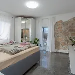 3 Bedroom Luxurious In * Rasopasno