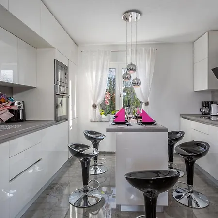 Feriehus 3 Bedroom Luxurious In