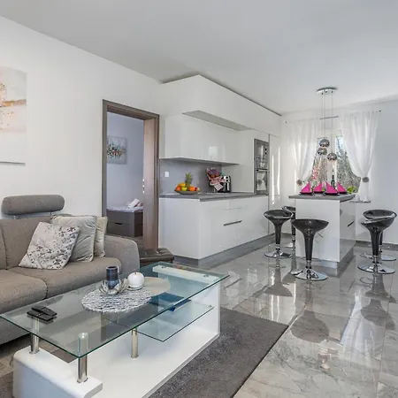 3 Bedroom Luxurious In Feriehus *