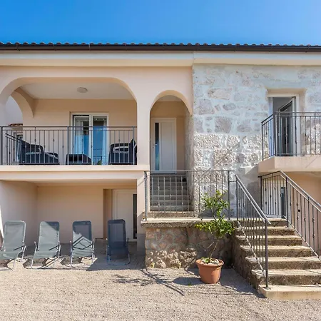 Lovely In With Wifi Holiday home Rasopasno