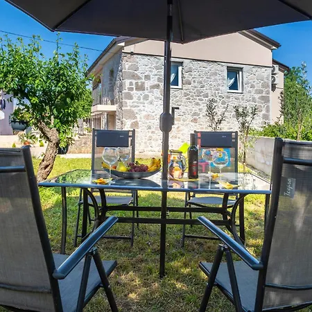 Holiday home Lovely In With Wifi Rasopasno