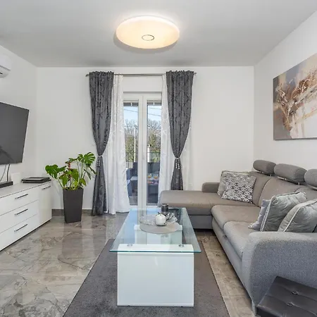 3 Bedroom Luxurious In *